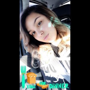 Meet your Posher, Stefanie